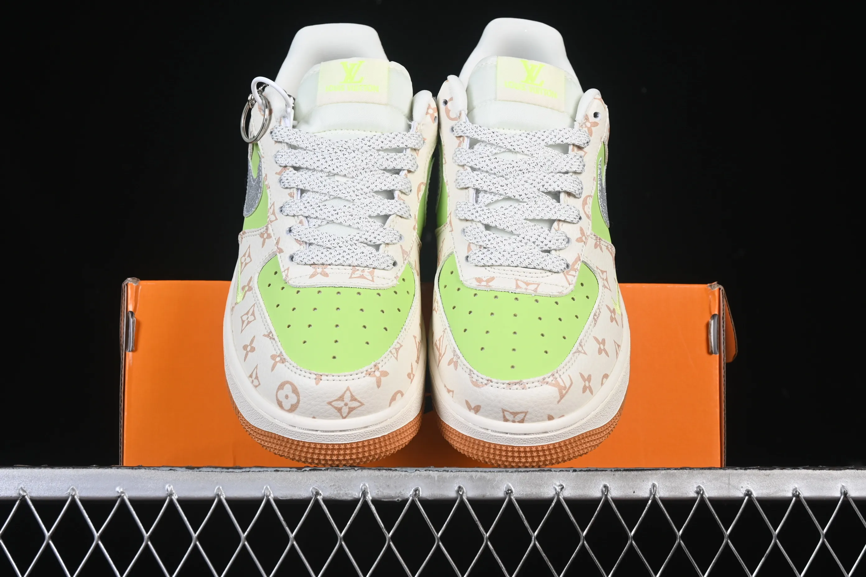 All categories Nk Air Force 1 Air Force series Nk Air Force 1 Low Air Force low-top Nike Air Force 1'07 Low LV joint Apple green silver hook Air Force 1 low-top casual sneakers DF0188-079